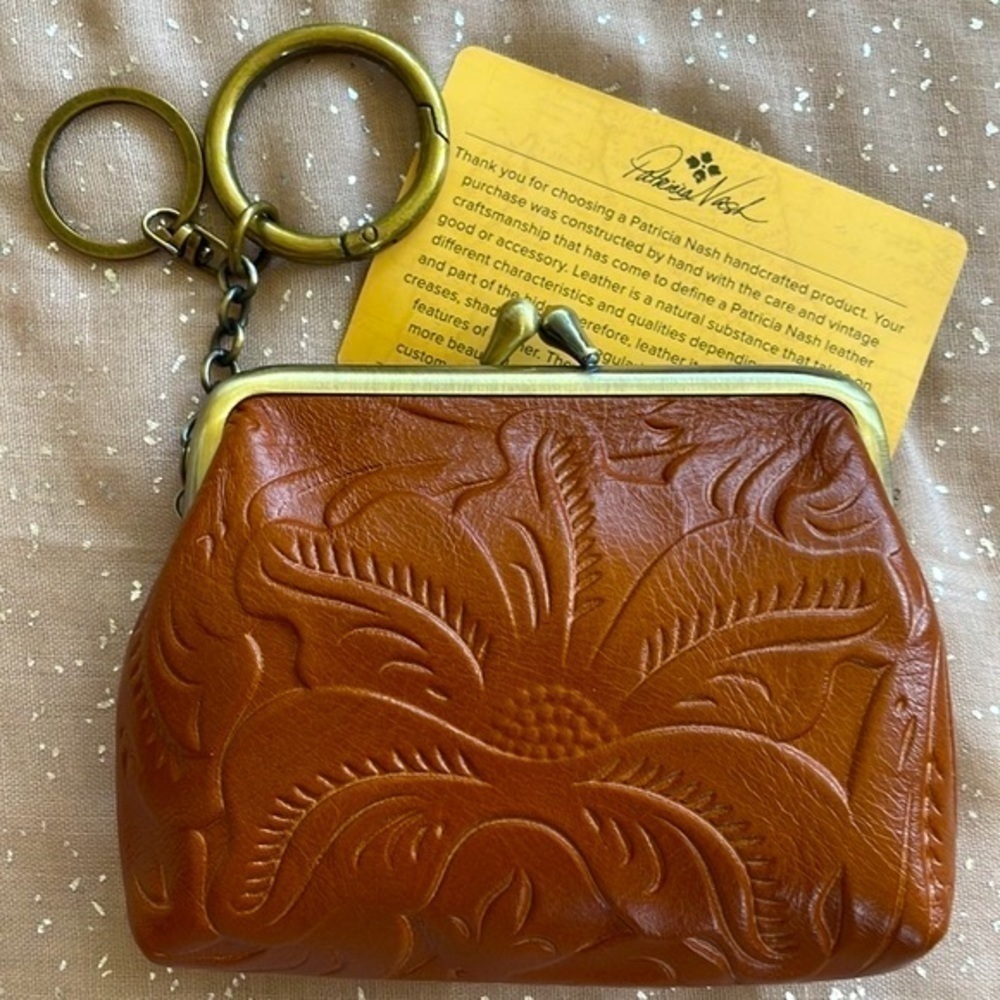 Brand New Patricia Nash Genuine Tooled Leather Floral Snap Coin Purse Key Holder